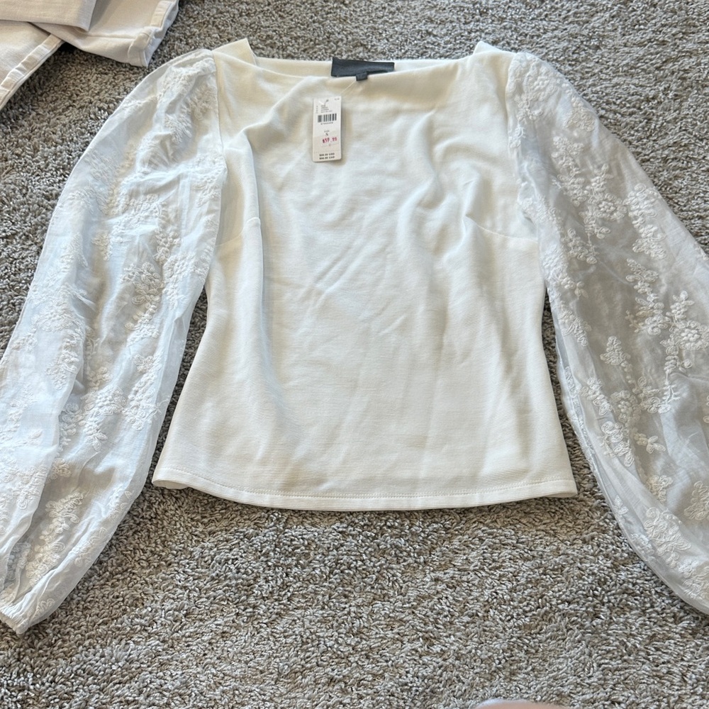 Anthropologie Top Size Small (sizing tag unattached on one side) NWTs!!